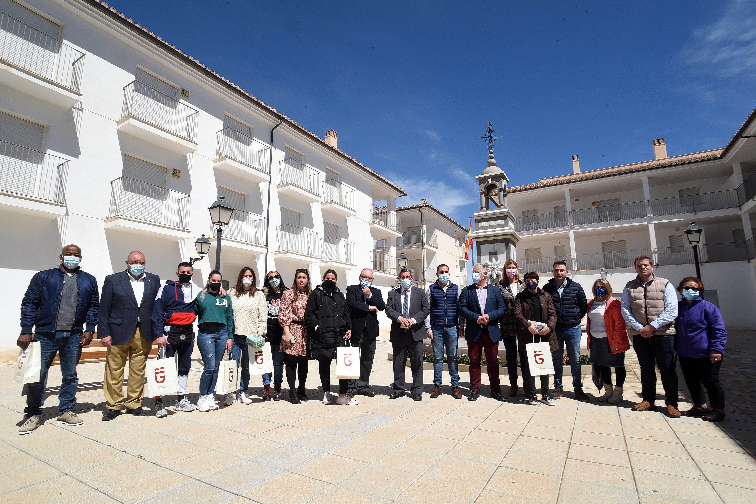 Diputación entrega 22 viviendas protegidas destinadas a alquiler social en Dílar