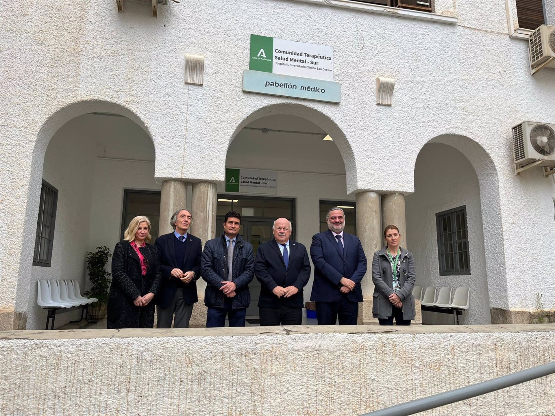 Aguirre visita la nueva unidad de cuidados paliativos de Granada que comenzó a funcionar en marzo