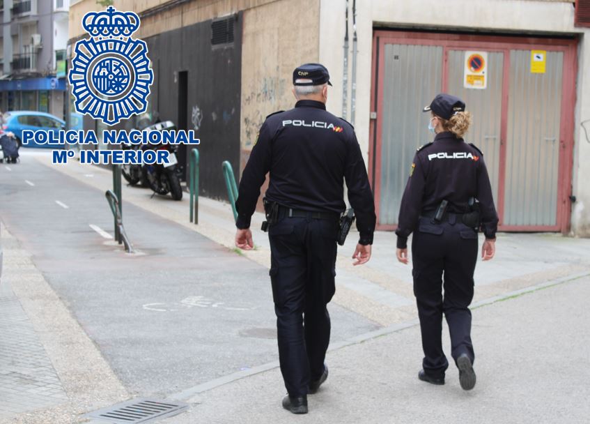 La Policía desmantela una plantación de marihuana in door a gran escala en un piso situado en el barrio del Zaidín