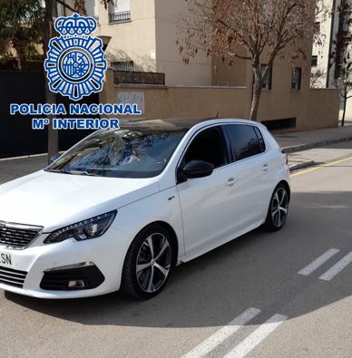 La Policía recupera vehículo que había sido sustraído en Francia y circulaba con documentación falsificada
