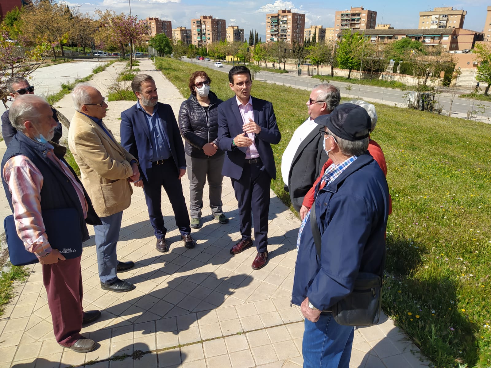 El alcalde anuncia la cesión a la Junta de una parcela para la construcción de un centro de salud en Parque Nueva Granada