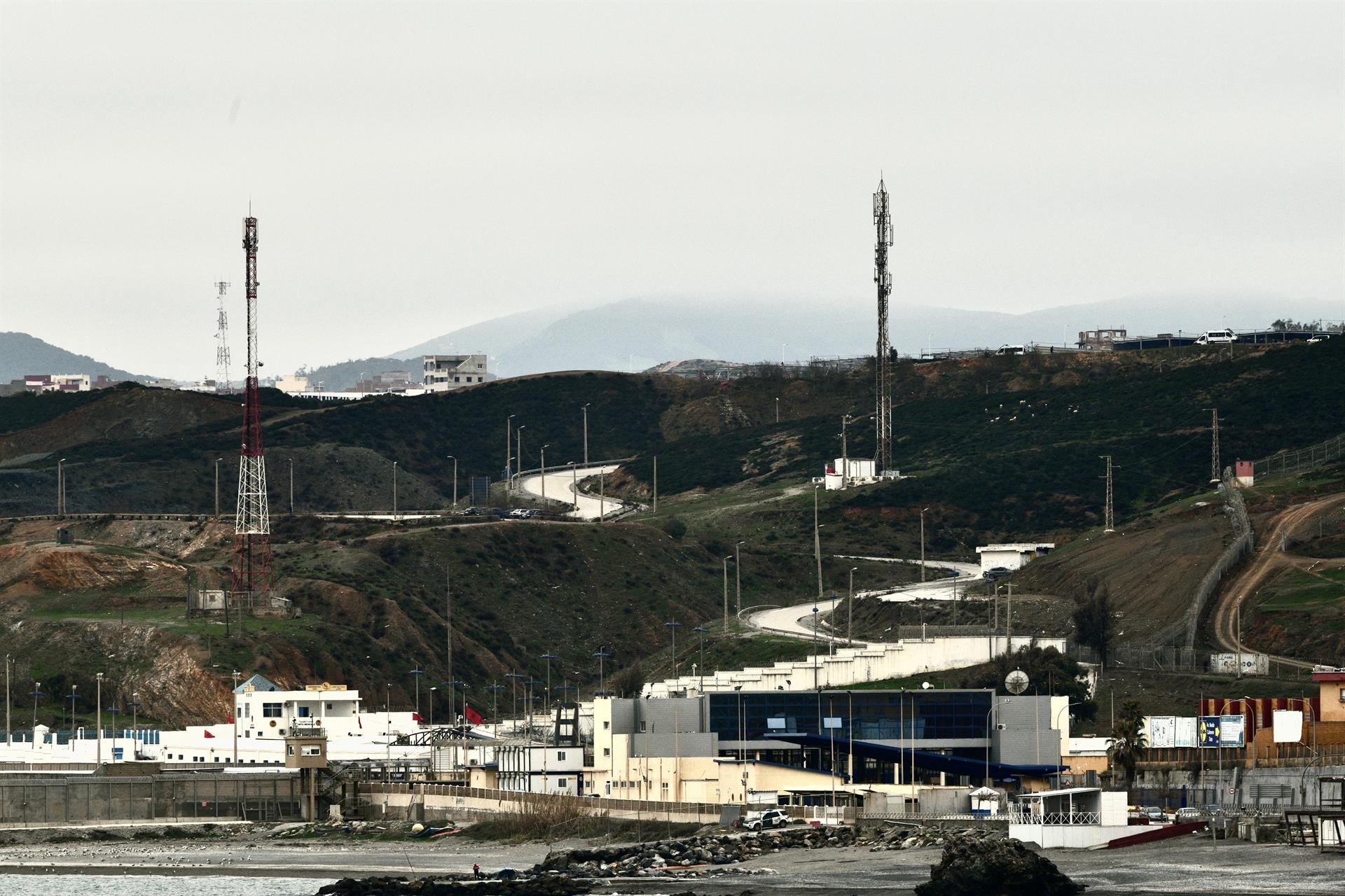 Grande-Marlaska espera que «próximamente» se abran «de forma gradual» las fronteras de Ceuta y Melilla con Marruecos