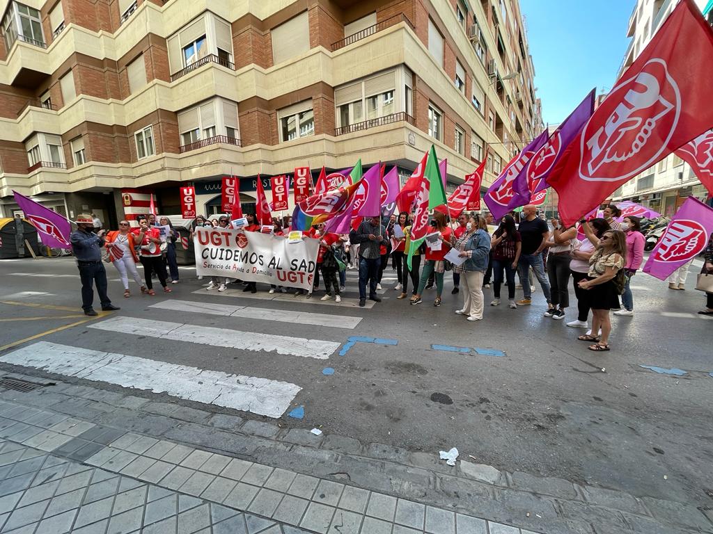 UGT reclama en Granada que se dignifique el servicio público de Ayuda a Domicilio