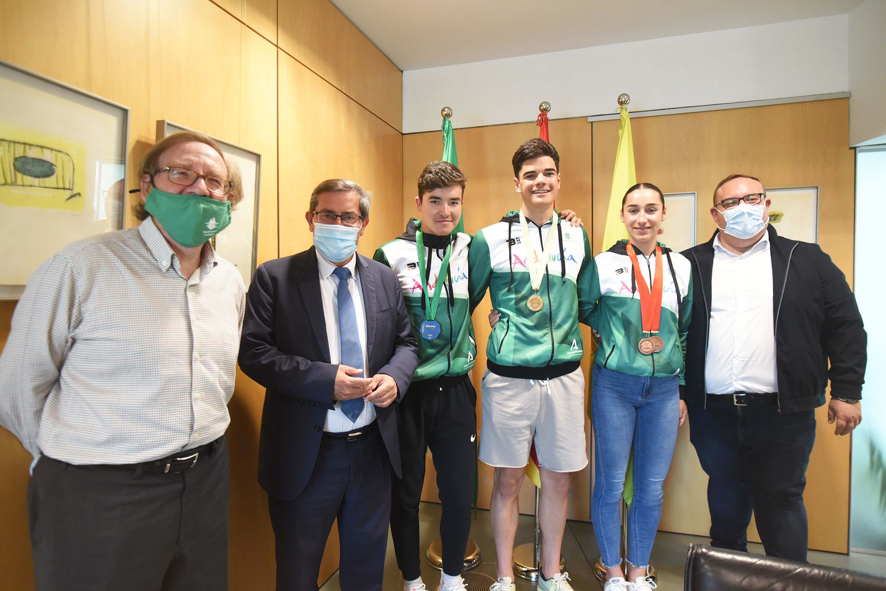 Diputación muestra su apoyo a jóvenes deportistas de esquí de montaña