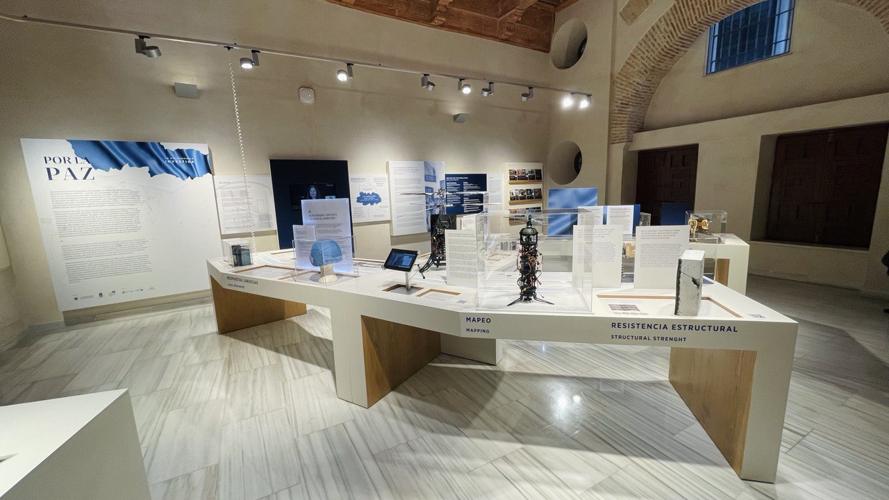 El Palacio de La Madraza acoge la exposición ‘Universidad Investiga por la paz’