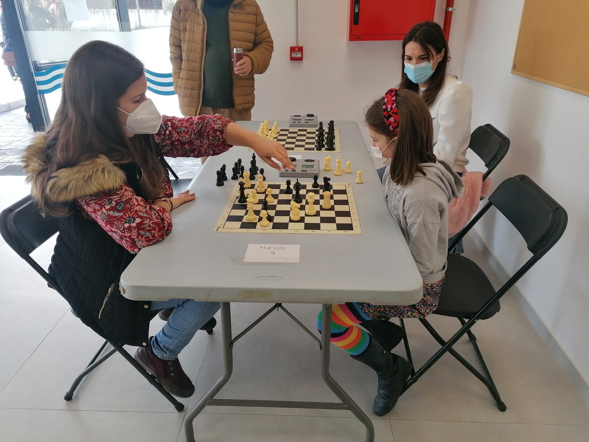 Vegas del Genil ofrece clases gratuitas de ajedrez a las mujeres de la localidad