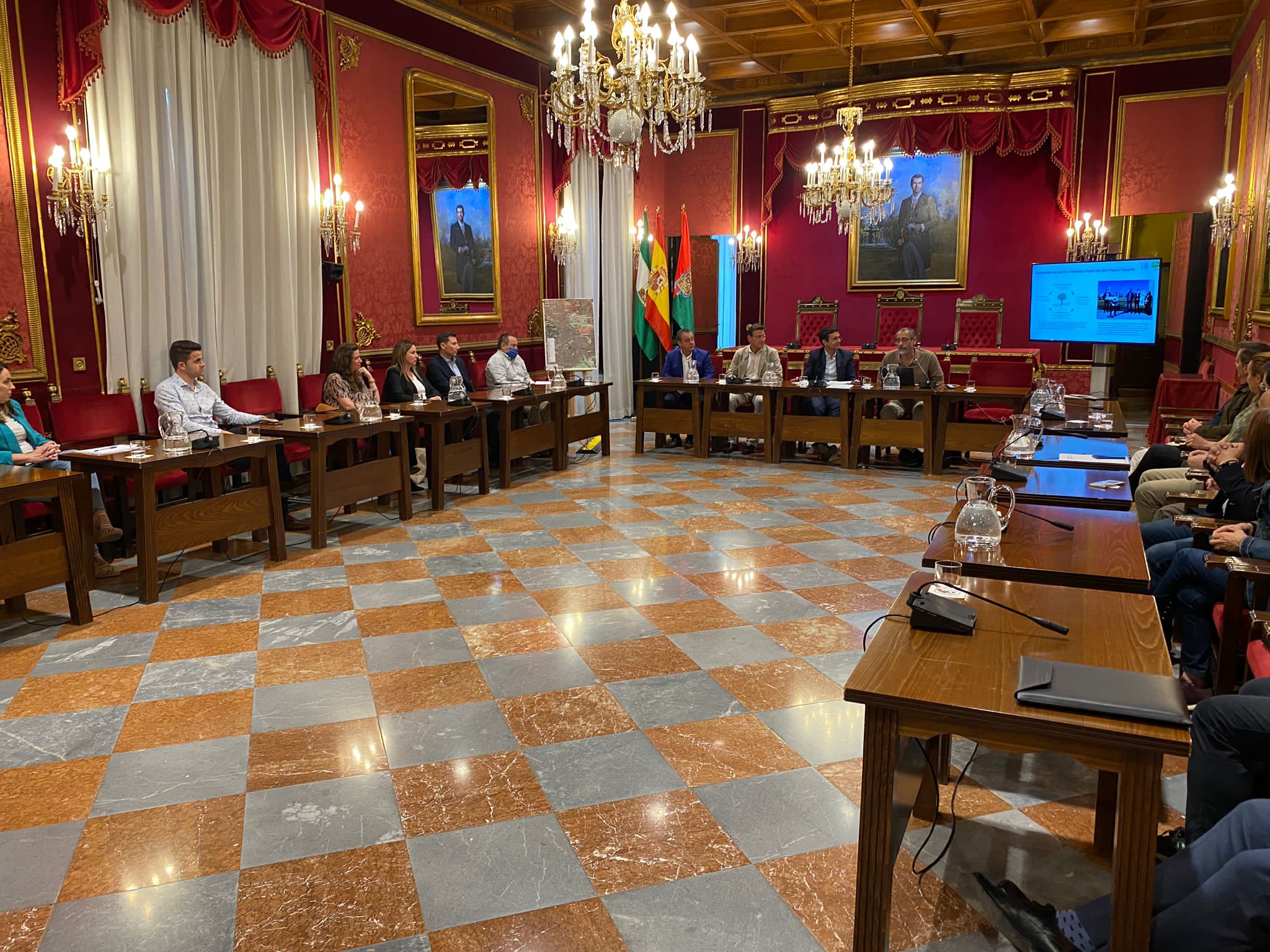 Cuenca anima a las empresas granadinas a sumarse al proyecto del anillo verde