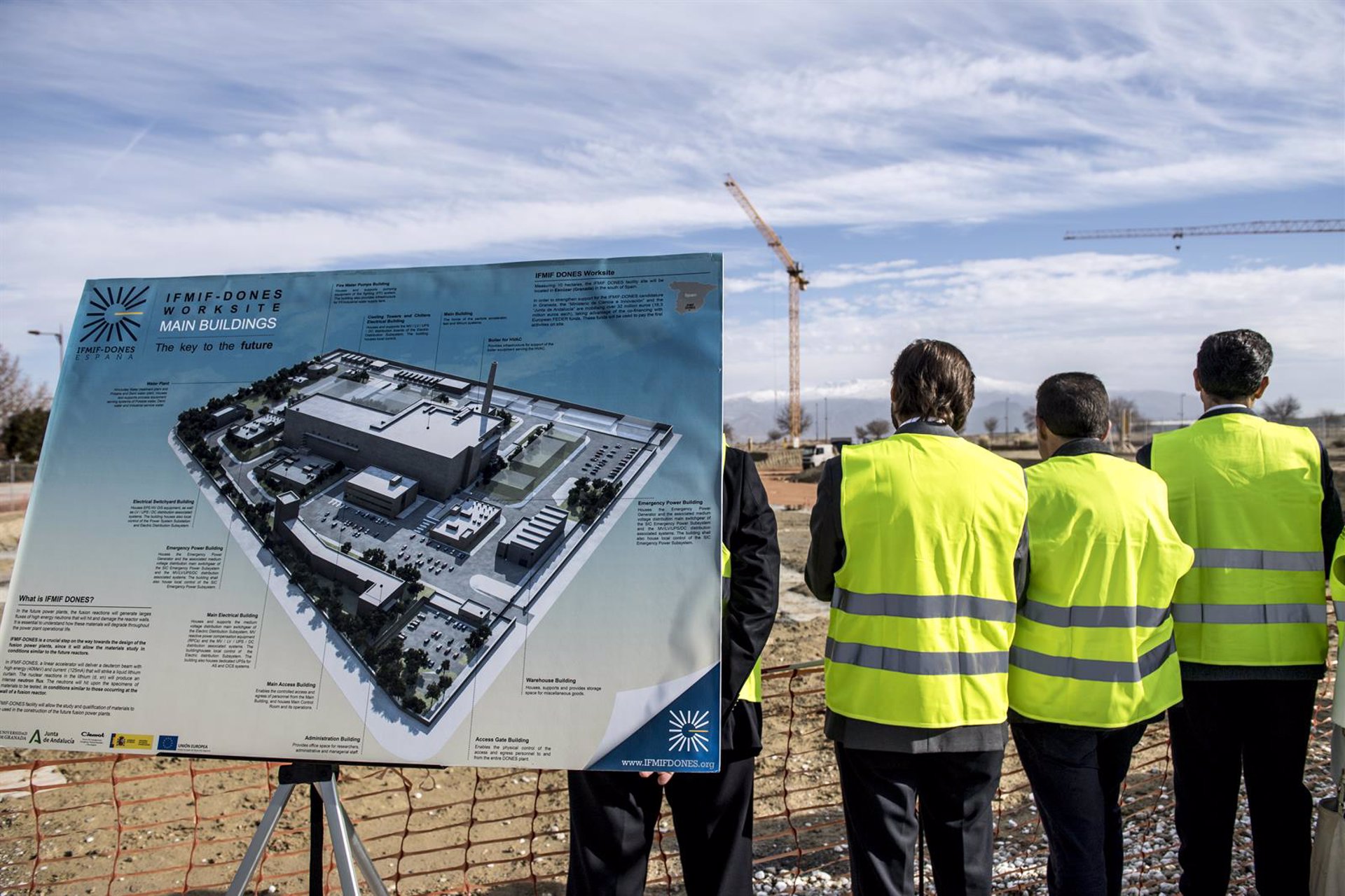 Ibarra afirma que Granada es el «único sitio» donde se contempla la construcción del acelerador de partículas Ibarra afirma que Granada es el «único sitio» donde se contempla la construcción del acelerador de partículas