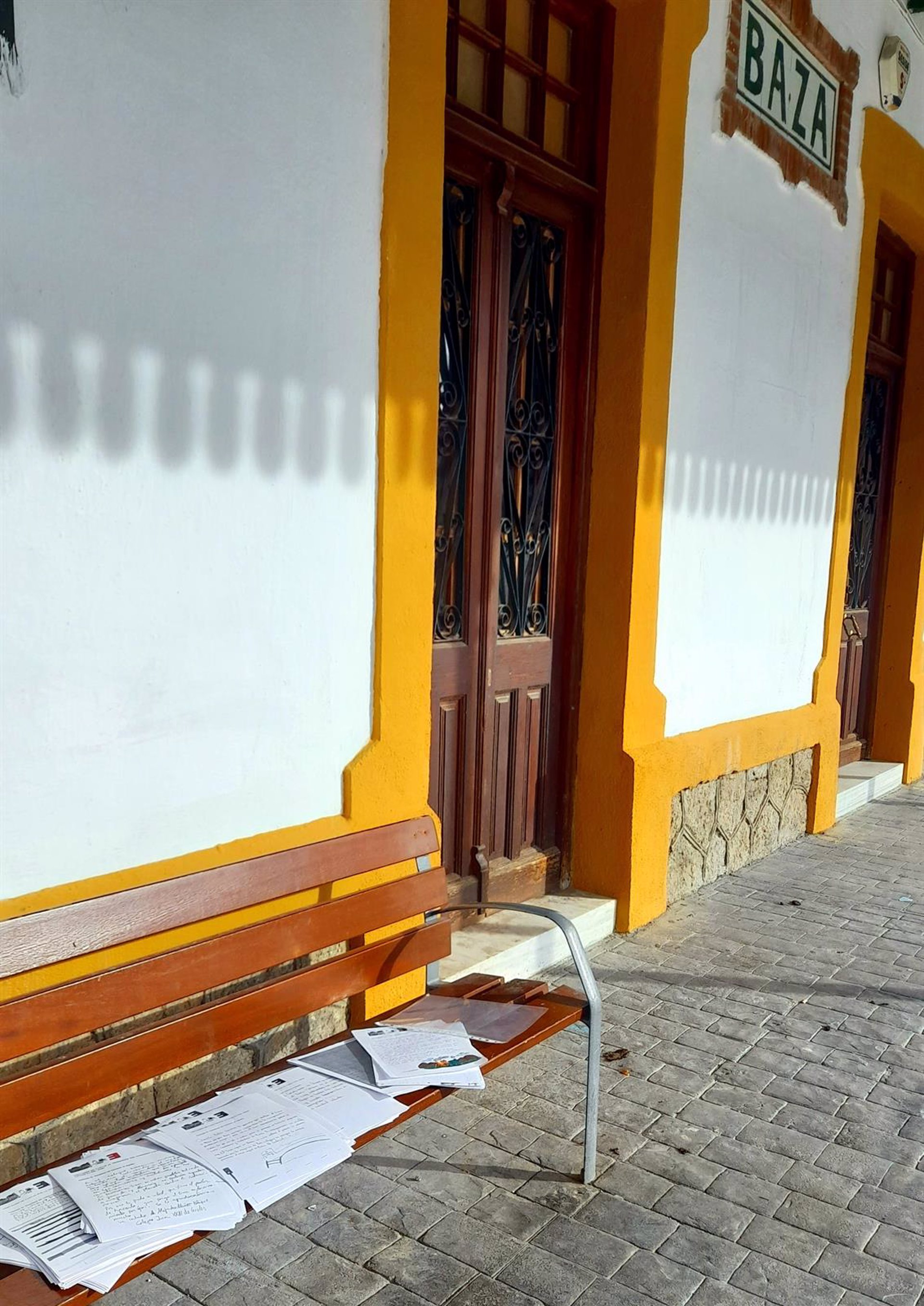 Escolares de Guadix y Baza escriben unas 300 cartas a Pedro Sánchez pidiendo la vuelta del tren