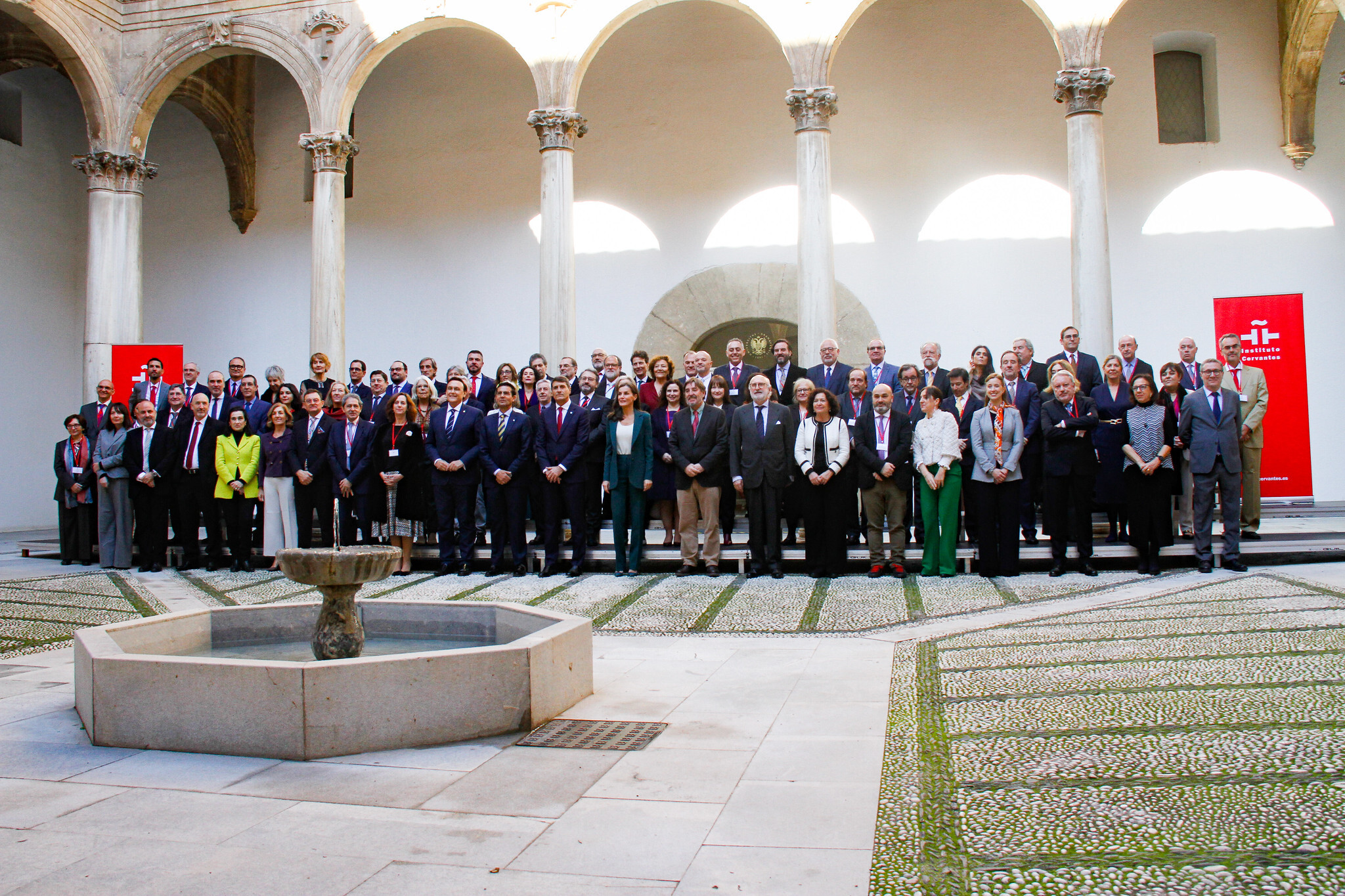 La Reina inaugura en Granada la Reunión Anual de Directores del Instituto Cervantes que «fijará las estrategias de futuro»