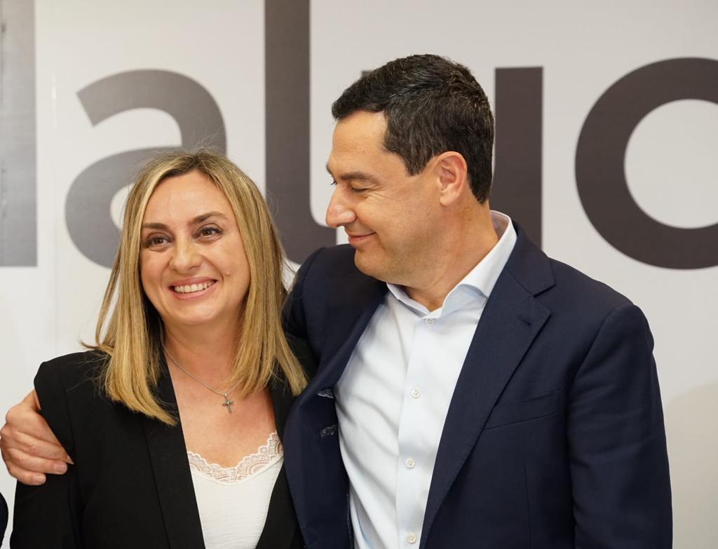 Moreno confía en que Carazo ponga «patas arriba» la ciudad para que sea una de las «más importantes de España» Moreno confía en que Carazo ponga «patas arriba» la ciudad para que sea una de las «más importantes de España»