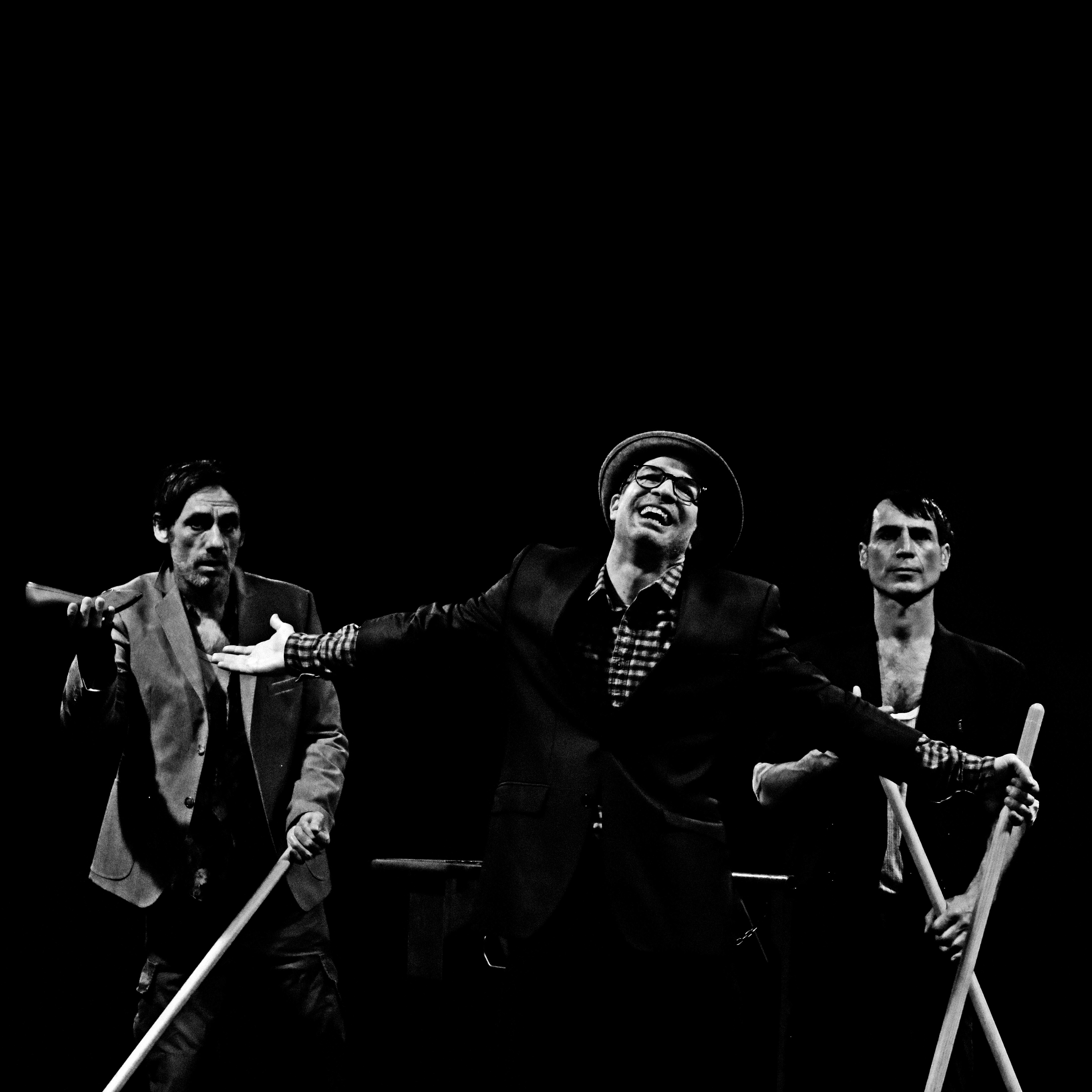 El Teatro Alhambra presenta la obra ‘Los despiertos’ escrita y dirigida por el actor José Troncoso El Teatro Alhambra presenta la obra ‘Los despiertos’ escrita y dirigida por el actor José Troncoso