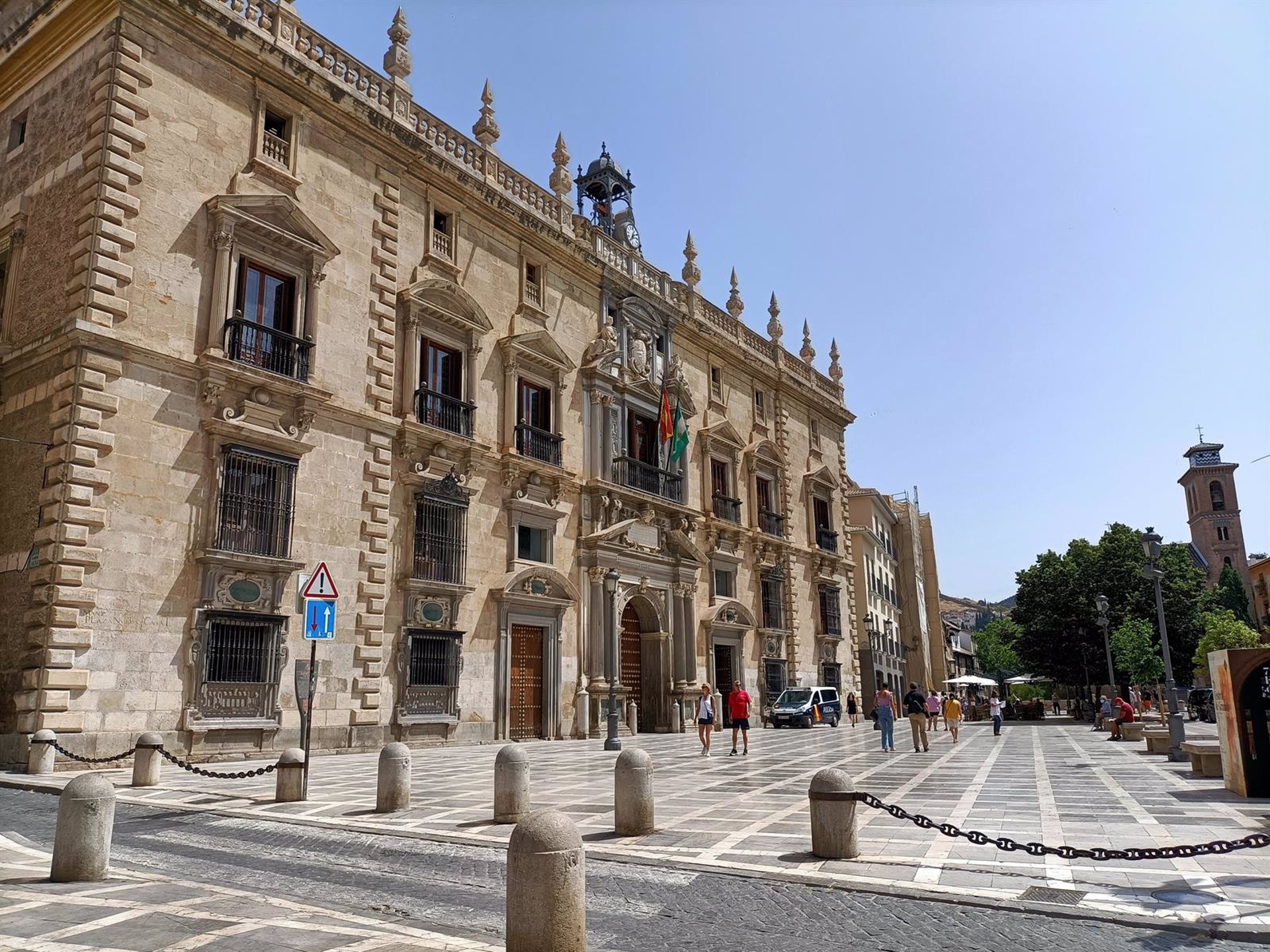 Piden 3 años de internamiento psiquiátrico por rebanar el cuello a un hombre en Dúrcal Piden 3 años de internamiento psiquiátrico por rebanar el cuello a un hombre en Dúrcal