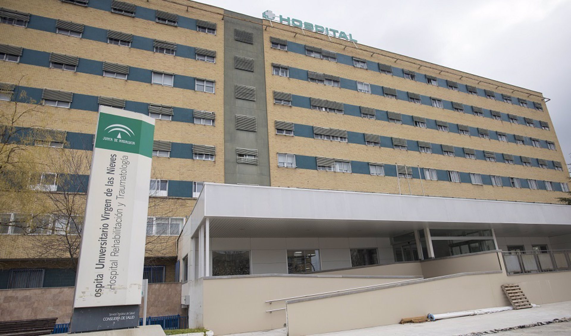 Herido un hombre en Cogollos de la Vega tras caer una piedra en su vivienda Herido un hombre en Cogollos de la Vega tras caer una piedra en su vivienda